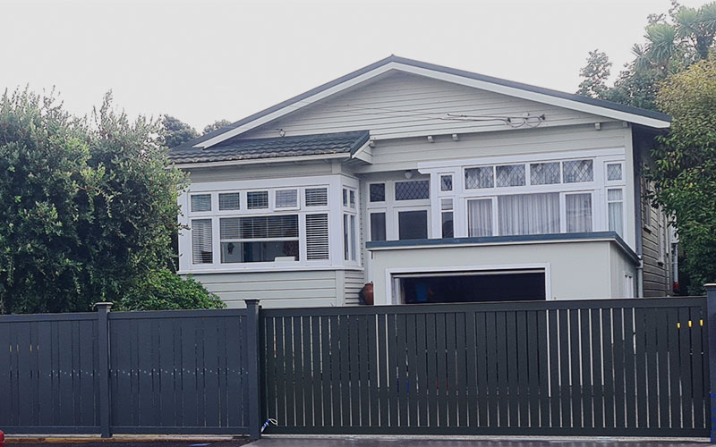 Quality Construction Ltd. Experienced Master Builders for all your decks, fences, boundary fences, driveways, pathways, retaining walls, patios. Licensed Master Builders and Licensed Building Practitioners (LBPs). Regions we service include Tawa, Linden, Porirua City, Titahi Bay, Aotea, Papakowhai, Whitby, Mana, Plimmerton, Pukerua Bay and Northern Wellington. Experienced Porirua builders.