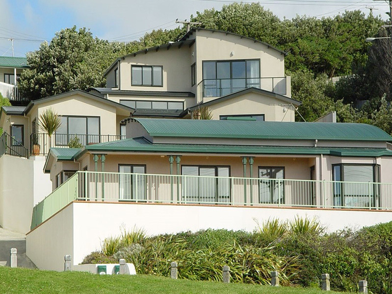 Quality Construction Ltd. Experienced Porirua builders for small and large new home builds. We specialise in delivering high quality new homes tailored to your lifestyle, budget, and vision. Servicing Porirua and the Northern Wellington regions.